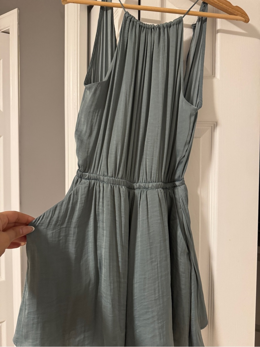 DYNAMITE Lightweight Sleeveless Romper in Sage Green